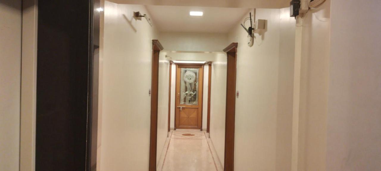 Shine Hospitality Palace ムンバイ エクステリア 写真
